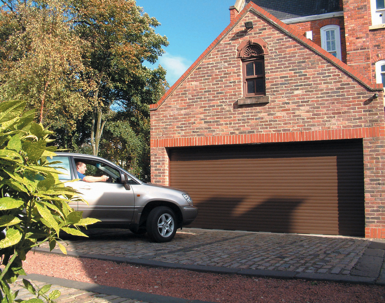 картинка Роллетные ворота серии Prestige 3000x2200 магазин Одежда+ являющийся официальным дистрибьютором в России 