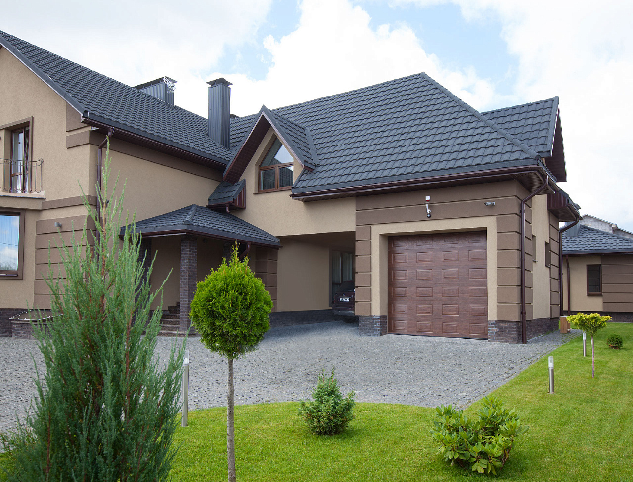 картинка Секционные ворота серии Trend 2500x2250 магазин Одежда+ являющийся официальным дистрибьютором в России 